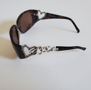 Brighten heart sunglasses and butterfly case brown and silver.